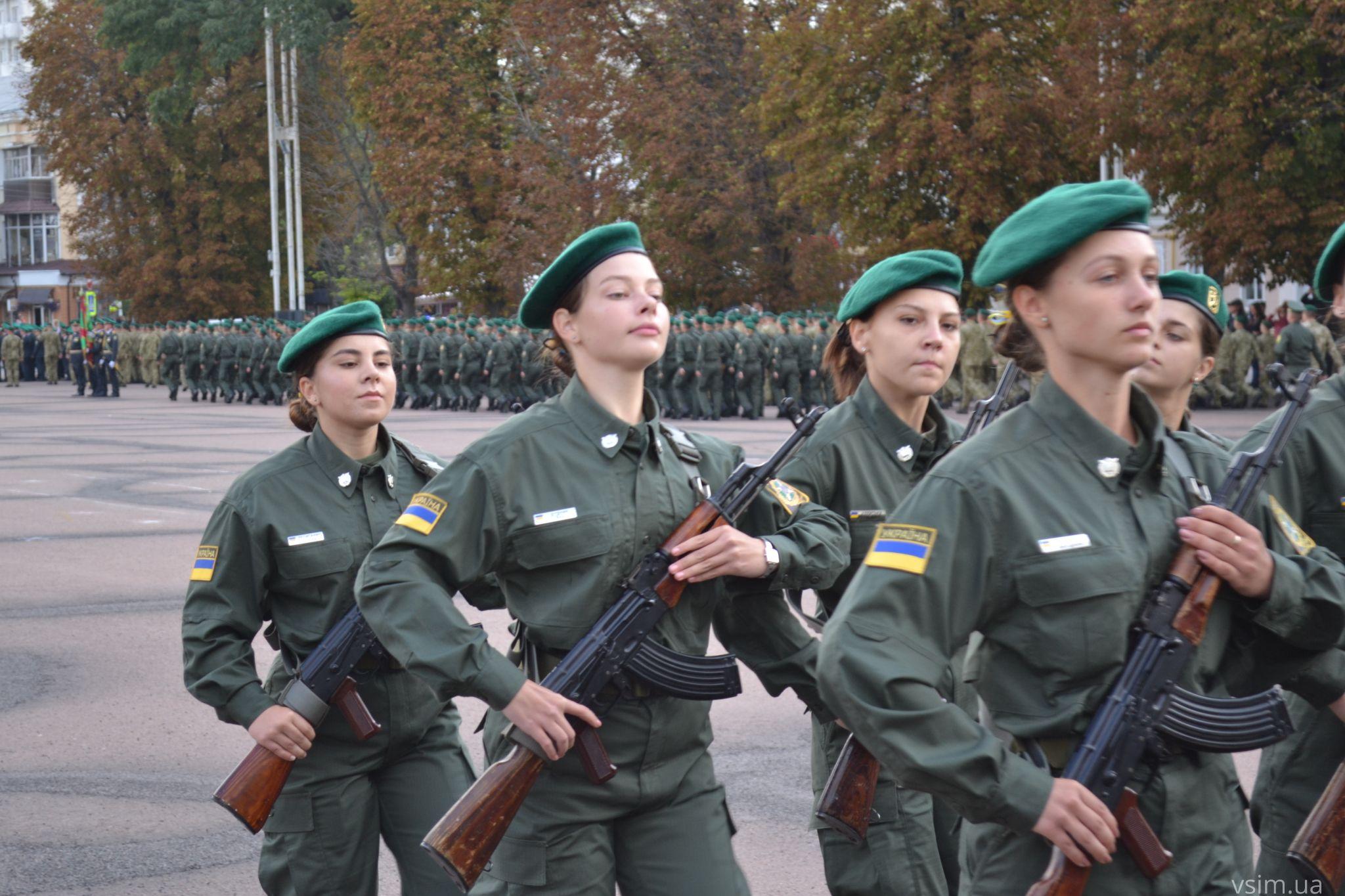 Новини Хмельницького - фото з Курсанти-першокурсники прикордонної академії склали присягу на майдані Незалежності (ФОТО, ВІДЕО)