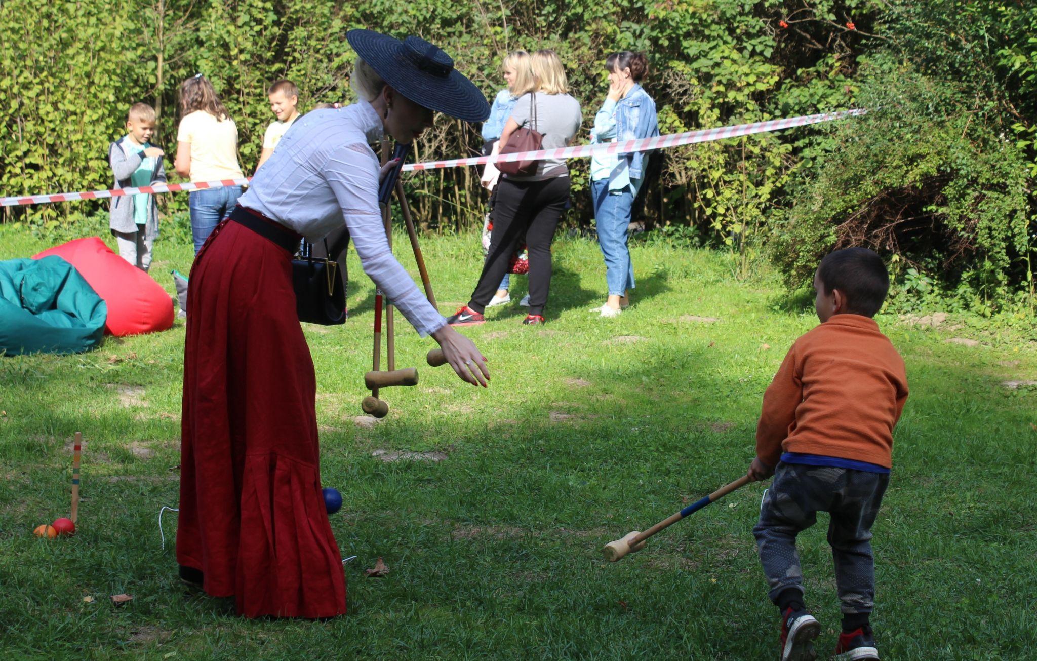 Новини Вінниці - фото з Танцювали, грали у крокет, а яку каву пили!..  Що ще було на пікніку у Пирогова?