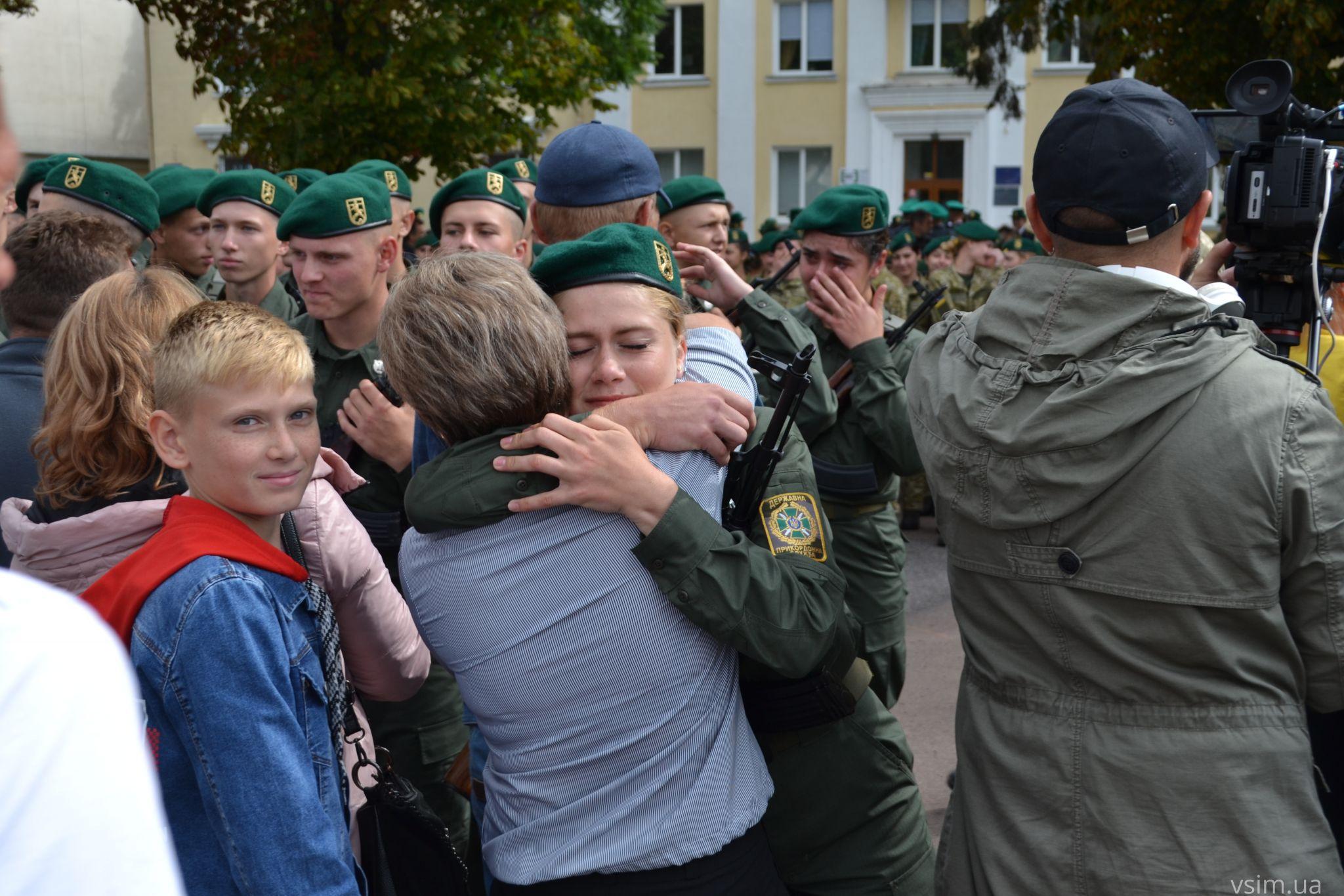 Новини Хмельницького - фото з Курсанти-першокурсники прикордонної академії склали присягу на майдані Незалежності (ФОТО, ВІДЕО)