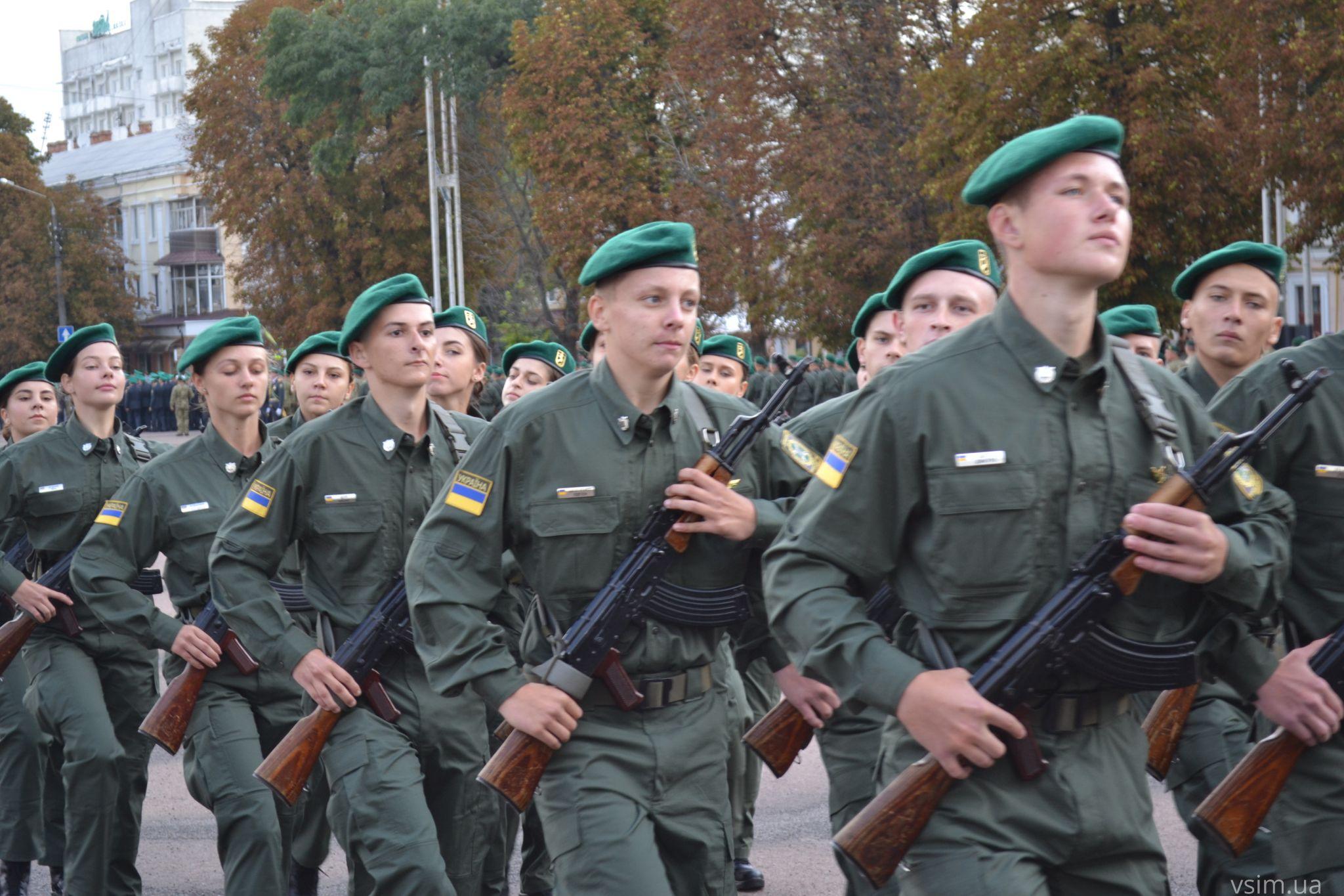 Новини Хмельницького - фото з Курсанти-першокурсники прикордонної академії склали присягу на майдані Незалежності (ФОТО, ВІДЕО)