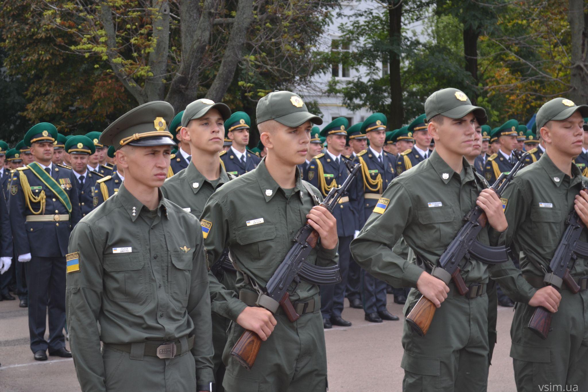Новини Хмельницького - фото з Курсанти-першокурсники прикордонної академії склали присягу на майдані Незалежності (ФОТО, ВІДЕО)