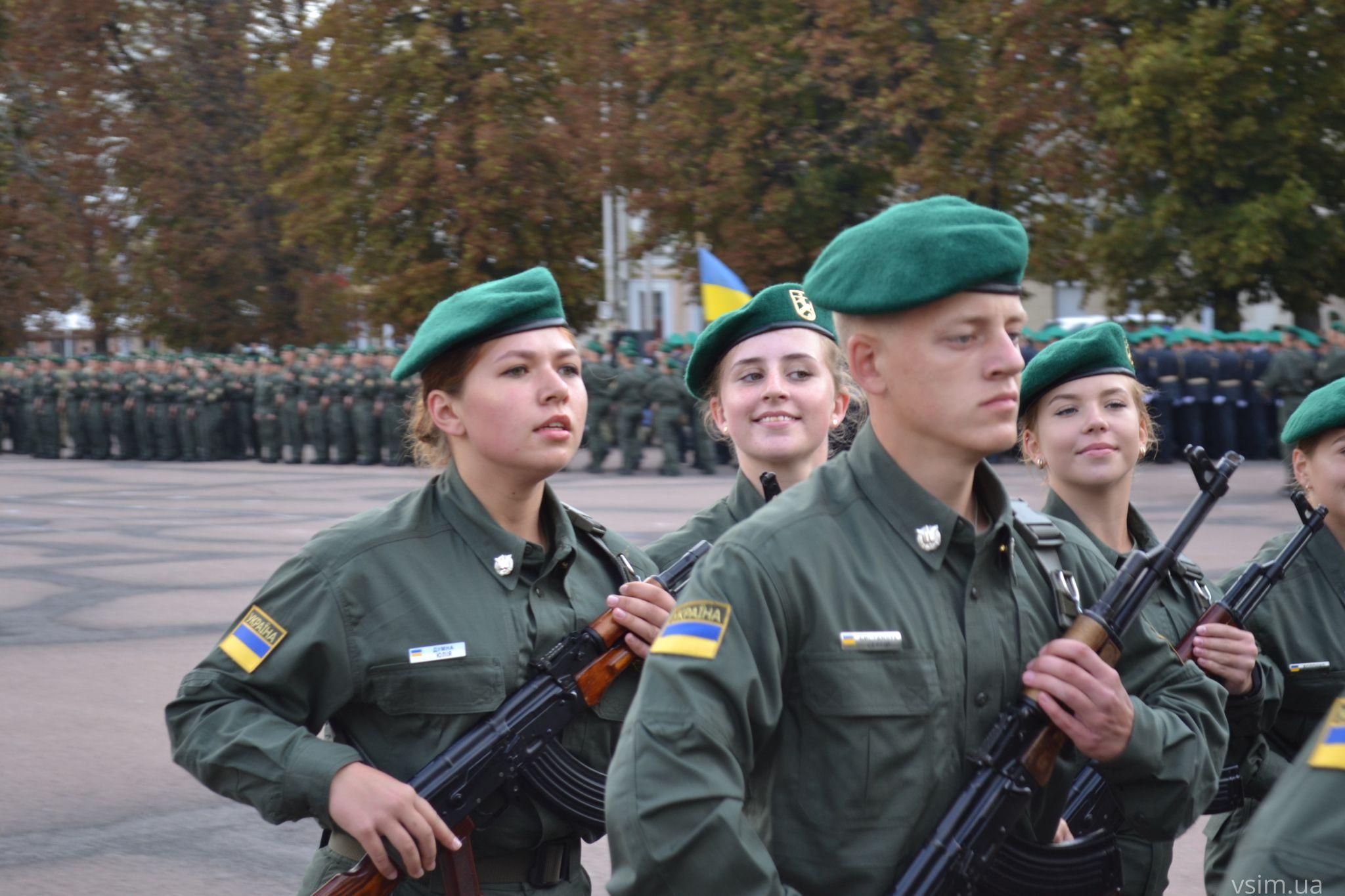 Новини Хмельницького - фото з Курсанти-першокурсники прикордонної академії склали присягу на майдані Незалежності (ФОТО, ВІДЕО)