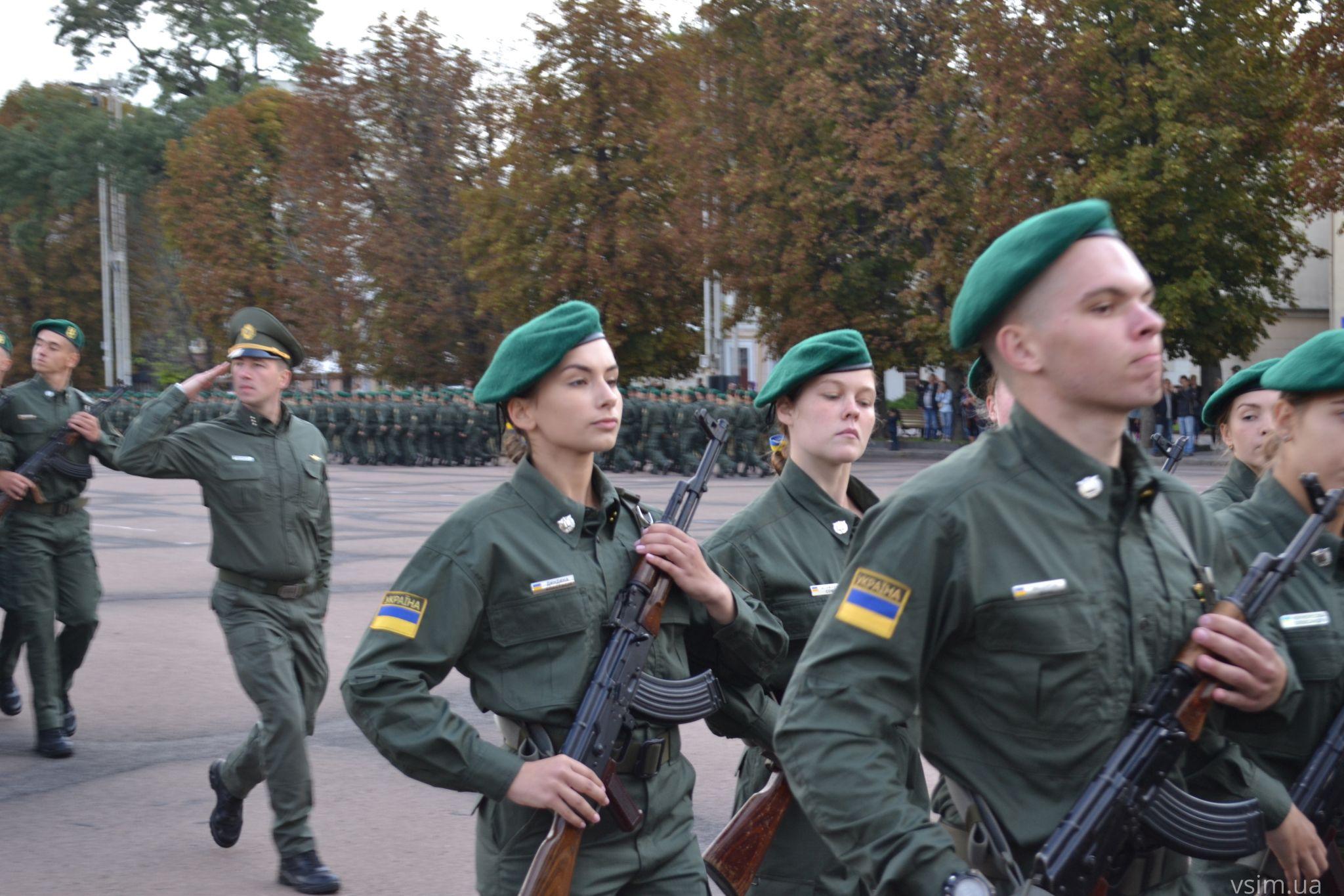Новини Хмельницького - фото з Курсанти-першокурсники прикордонної академії склали присягу на майдані Незалежності (ФОТО, ВІДЕО)