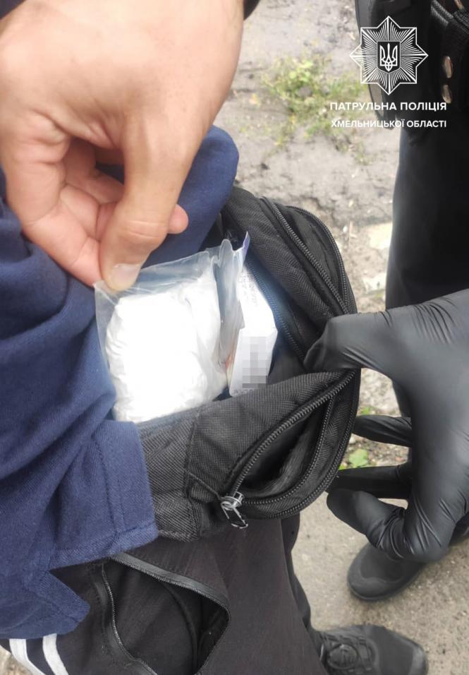 Новини Хмельницького - фото з Патрульні затримали двох хмельничан з наркотиками