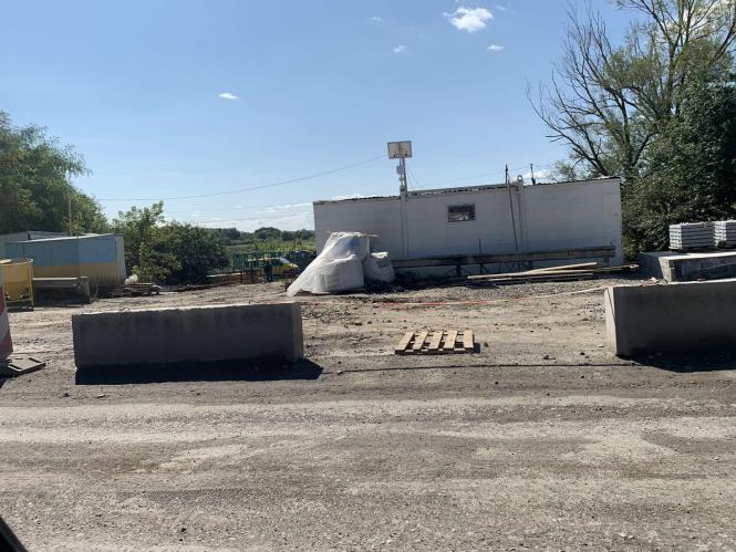 Новини Тернополя - фото з Власникам землі у Петрикові фактично замуровують єдиний заїзд. Чому ізолюють від Тернополя?