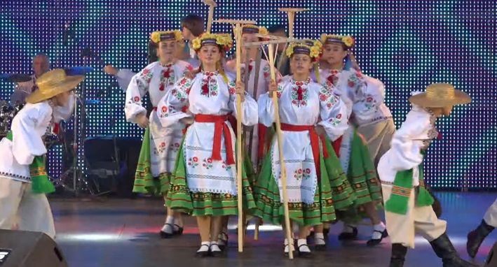 Новини Вінниці - фото з Вінниціянський фестиваль і глядачі в лав-кадрі. Що відбувається зараз на Майдані Незалежності?