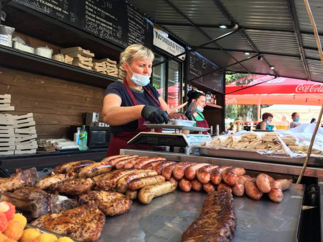 Новини Вінниці - фото з ТОП-5 смаколиків, популярних на вінницькому Food Fest, та їхня вартість