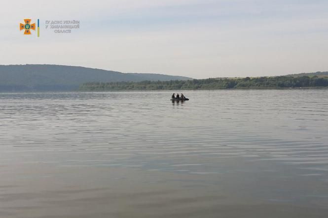 Новини Хмельницького - фото з На Дністрі рятували відпочивальників на надувному човні