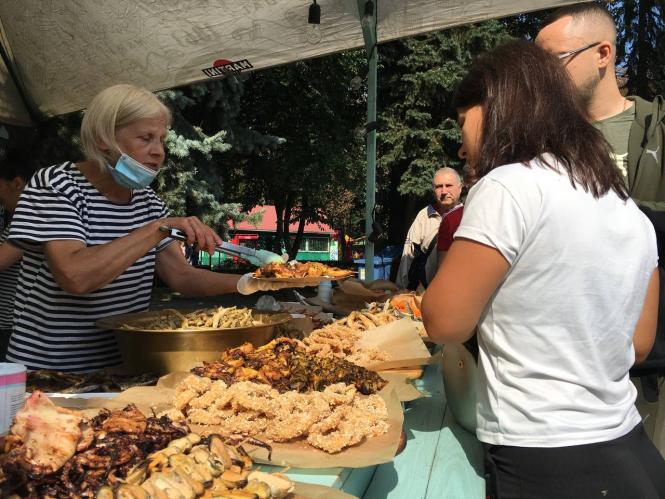 Новини Вінниці - фото з ТОП-5 смаколиків, популярних на вінницькому Food Fest, та їхня вартість