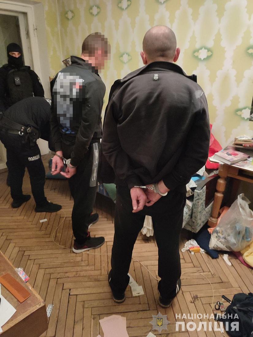 Новини Житомира - фото з У Житомирі затримали грабіжників: пильна сусідка почула голоси в квартирі-пустці і викликала копів