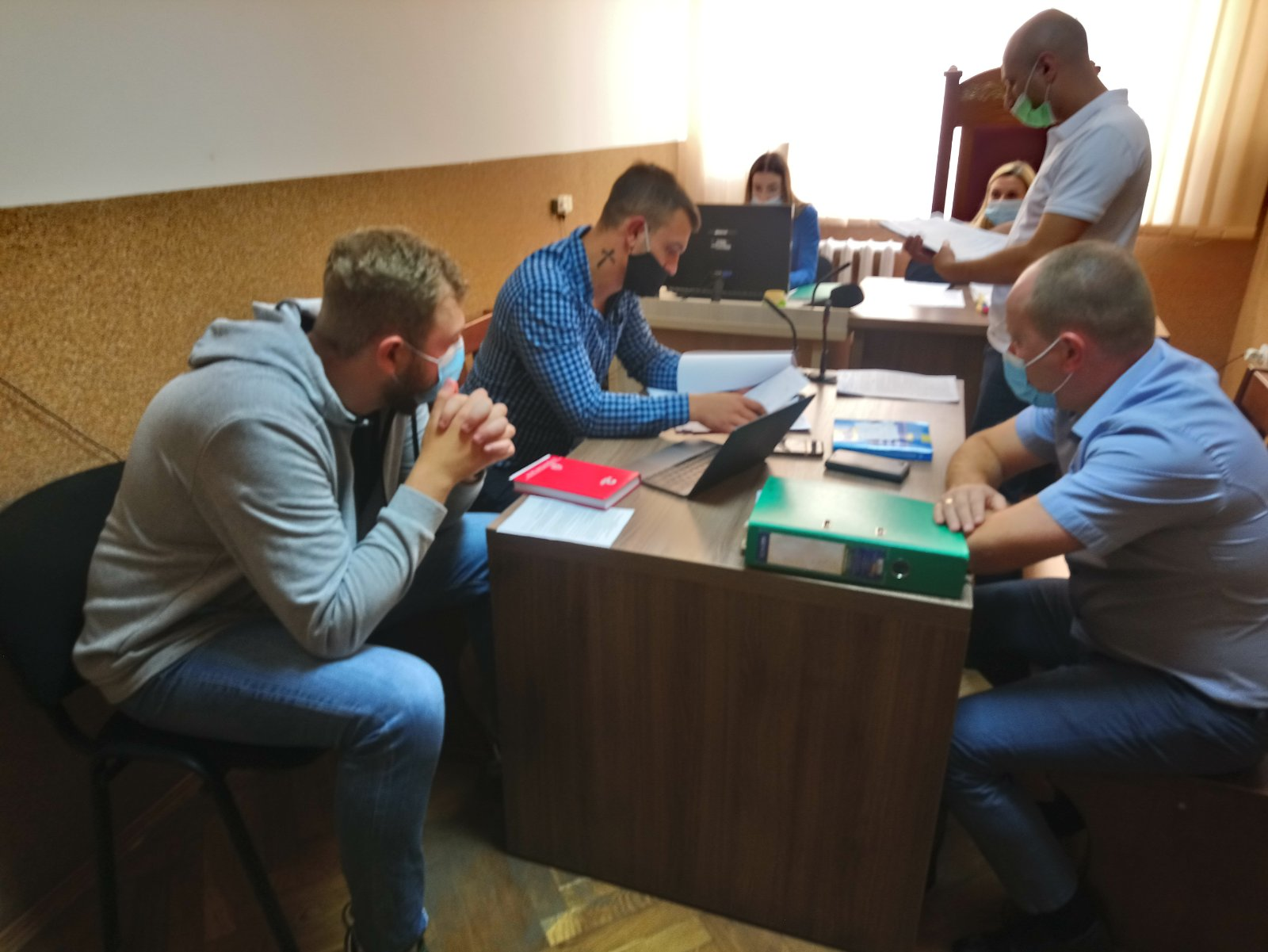 Новини Тернополя - фото з Підприємець Олег Юник та його дружина розказали, як їм погрожували та вимагали гроші. А що з підозрюваними?