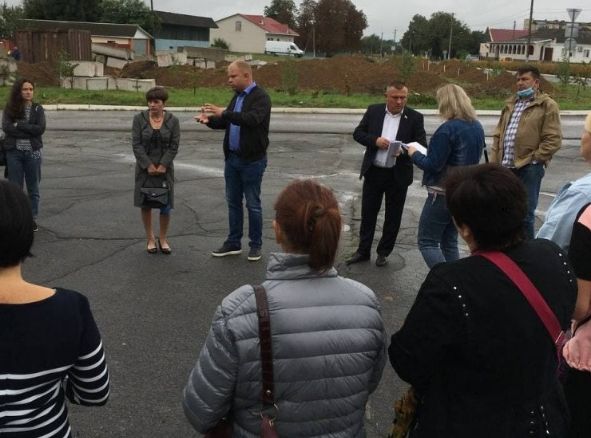 Новини Вінниці - фото з «Заберіть своїх дітей і навчайте їх у себе…» Чим завинили учні у Сутисках перед чиновником?