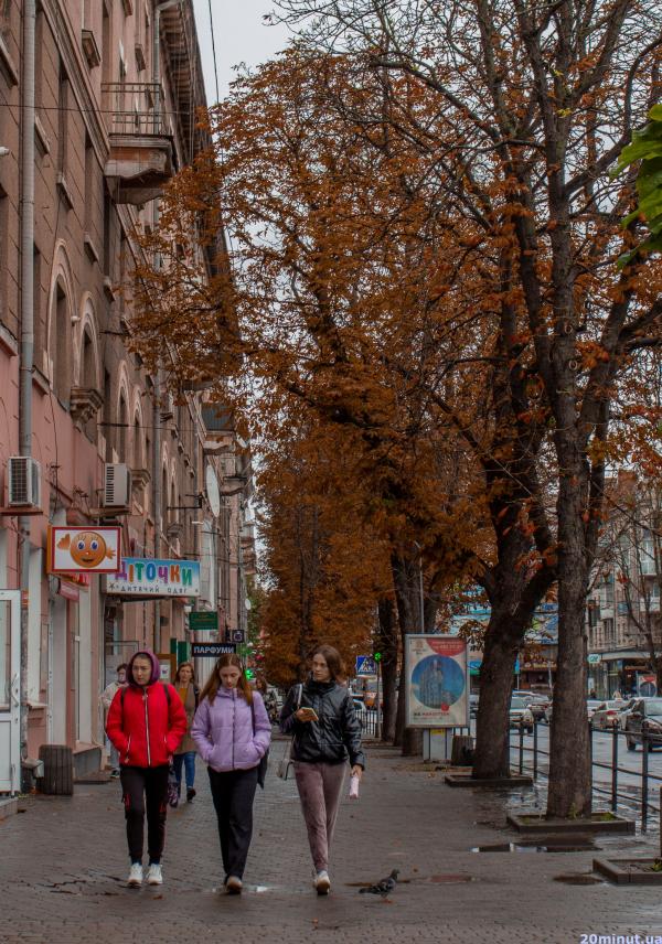 Новини Тернополя - фото з Дощ, знову дощ і осінь. Яким Тернопіль та його жителів побачив журналіст "20 хвилин" (ФОТОРЕПОРТАЖ)
