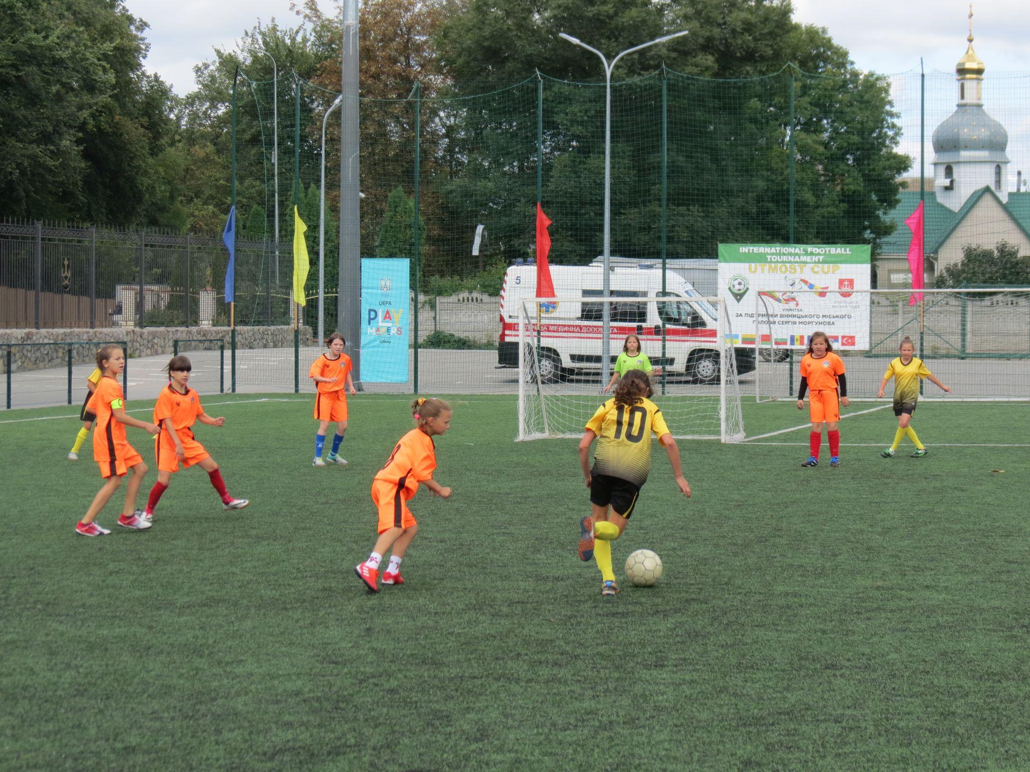 Новини Вінниці - фото з Футбол – жіноча справа! Де у Вінниці навчають грі № 1 представниць прекрасної статі