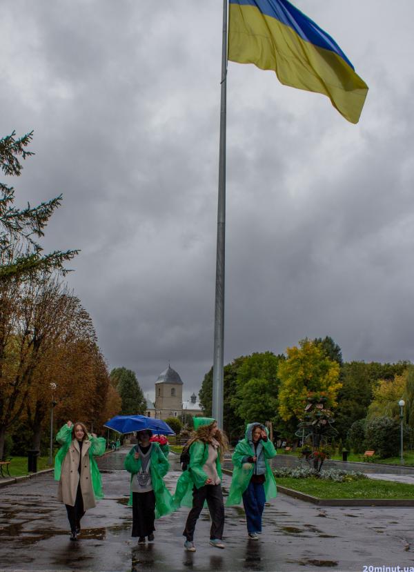 Новини Тернополя - фото з Дощ, знову дощ і осінь. Яким Тернопіль та його жителів побачив журналіст "20 хвилин" (ФОТОРЕПОРТАЖ)