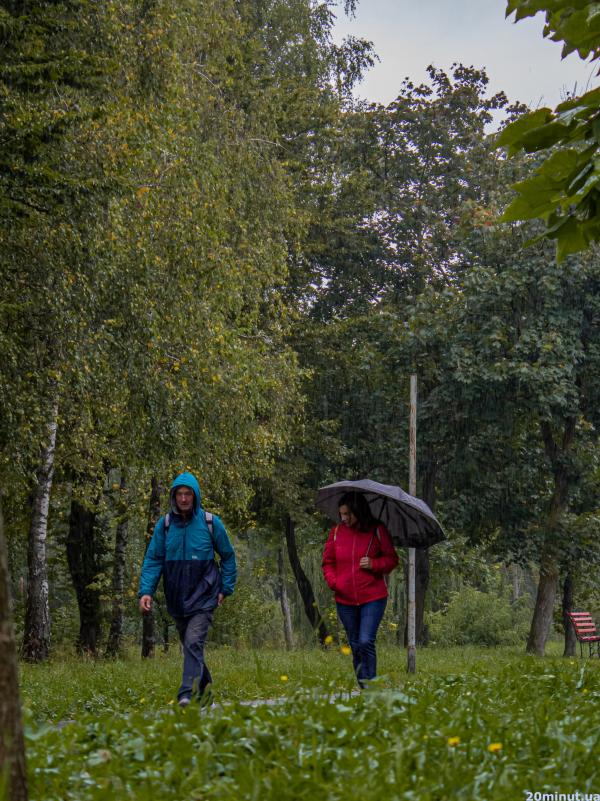 Новини Тернополя - фото з Дощ, знову дощ і осінь. Яким Тернопіль та його жителів побачив журналіст "20 хвилин" (ФОТОРЕПОРТАЖ)