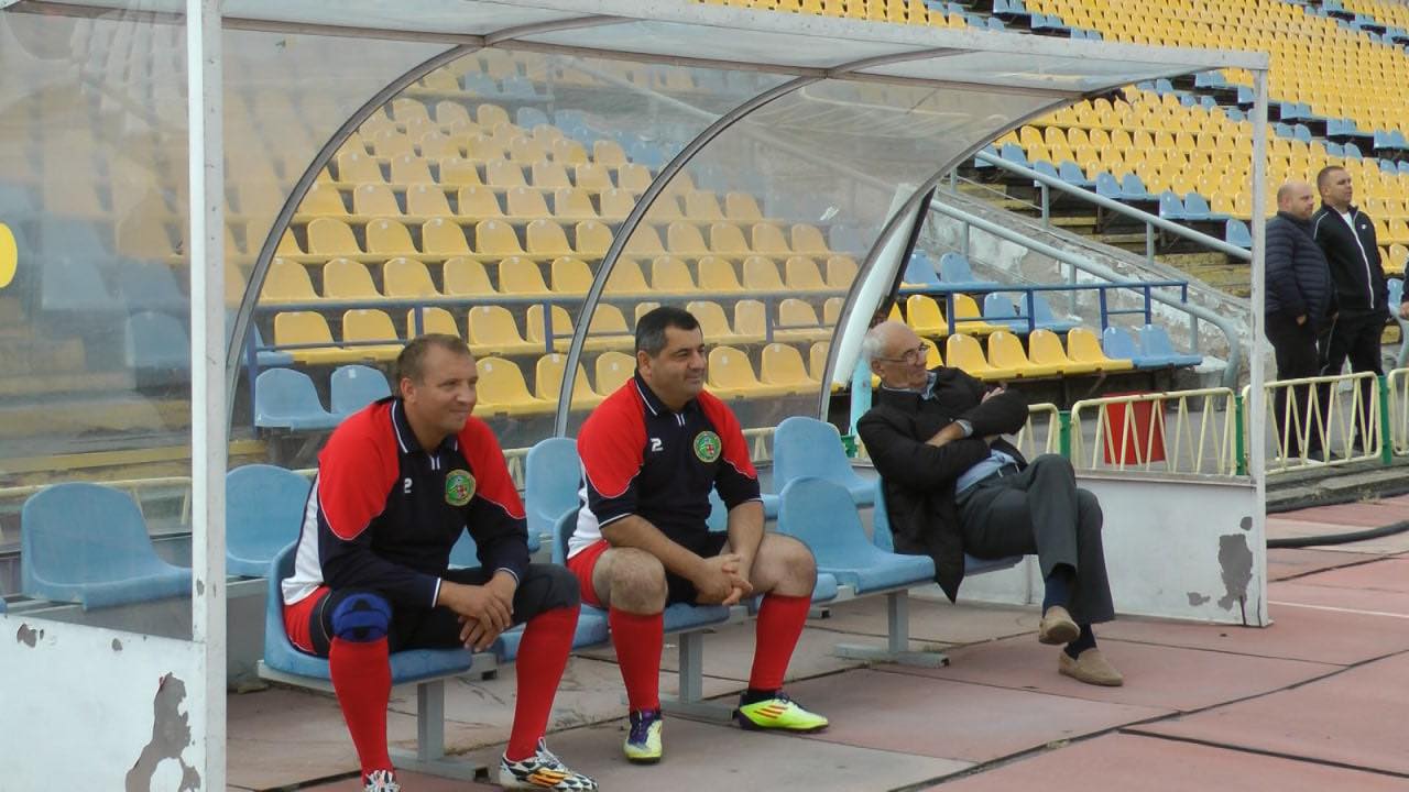 Новини Вінниці - фото з Збірна області проти «Ниви». Легенди вінницького футболу зійшлися в товариському матчі