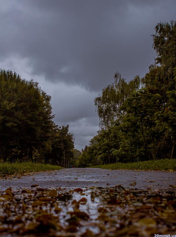 Новини Тернополя - фото з Дощ, знову дощ і осінь. Яким Тернопіль та його жителів побачив журналіст "20 хвилин" (ФОТОРЕПОРТАЖ)