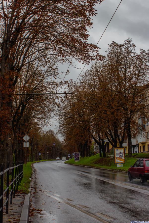 Новини Тернополя - фото з Дощ, знову дощ і осінь. Яким Тернопіль та його жителів побачив журналіст "20 хвилин" (ФОТОРЕПОРТАЖ)