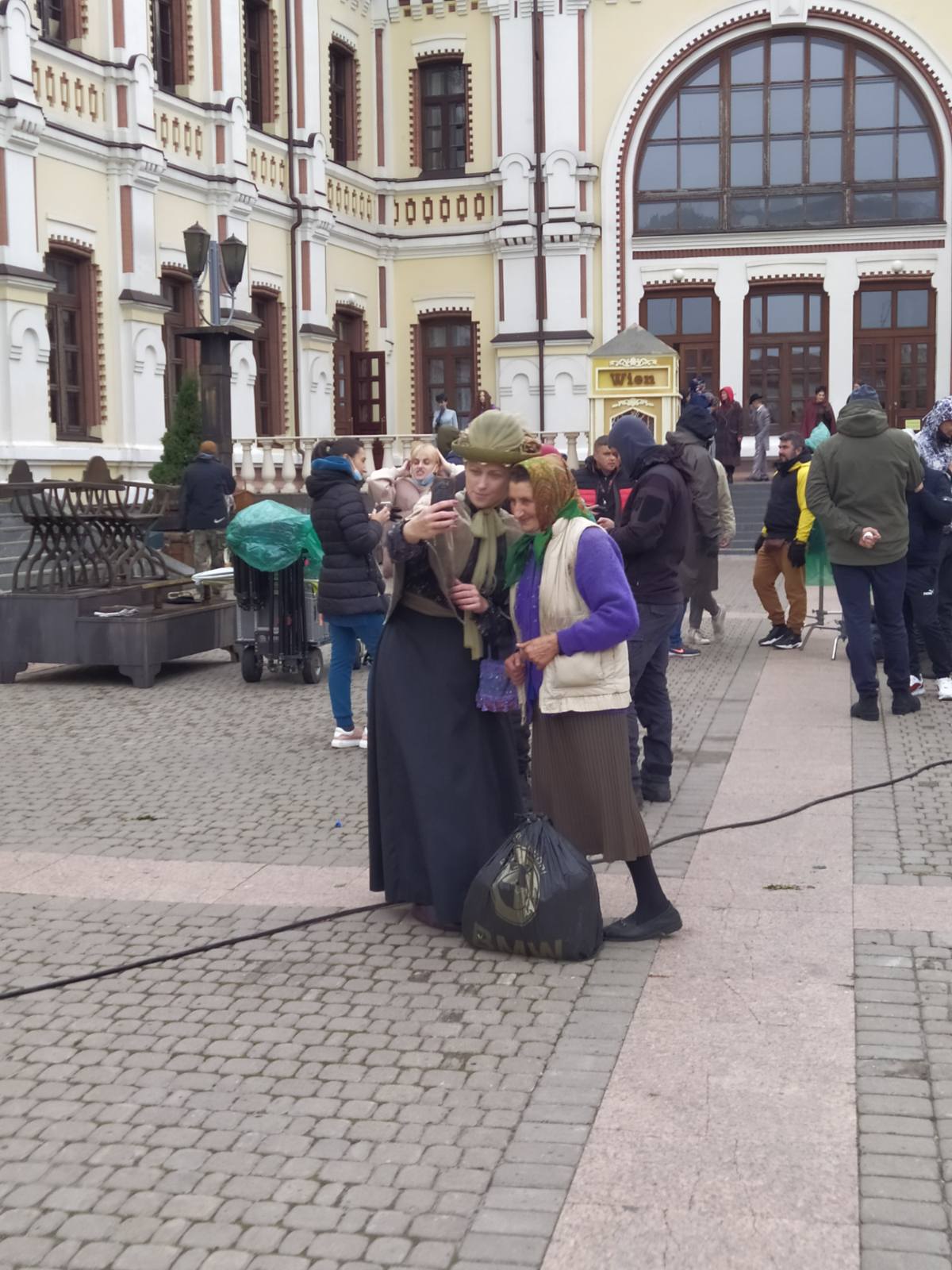 Новини Козятина - фото з «Враження неперевершені»: козятинчани, які потрапили на зйомки серіалу «Кріпосна» поділилися своїми емоціями