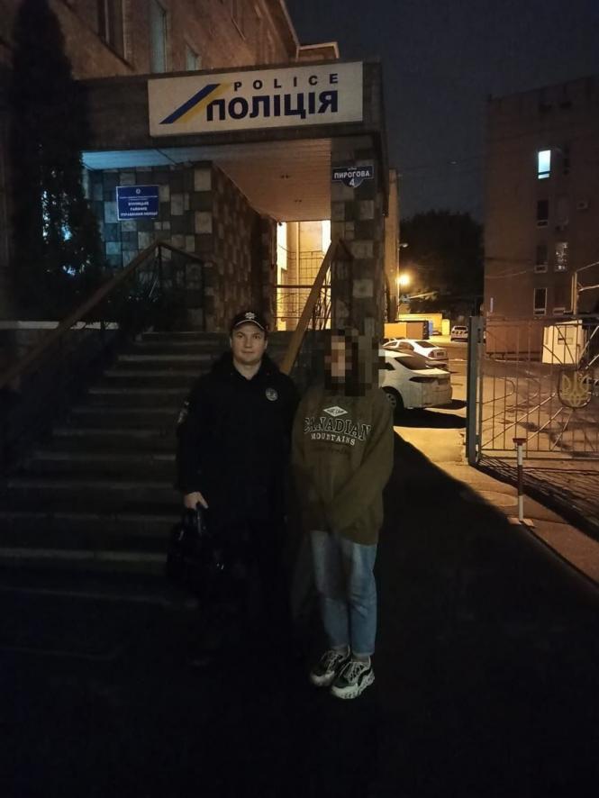 Новини Вінниці - фото з Втекла та вимкнула телефон. У Вінниці знайшли зниклу школярку з Лозни