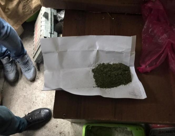 Новини Хмельницького - фото з Затримали 26-річного жителя Хмельницького району, який продавав канабіс