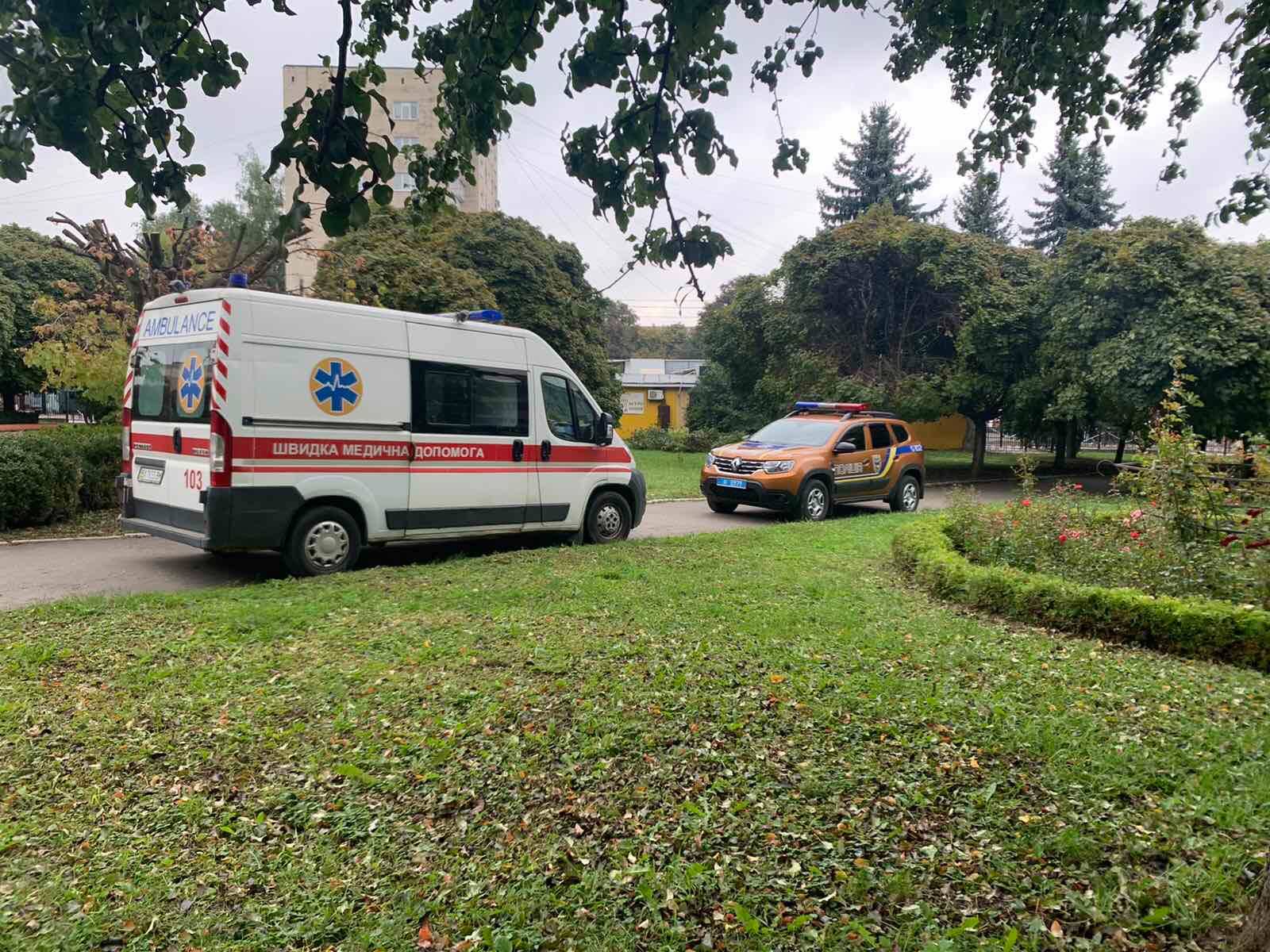 Новини Хмельницького - фото з Отримали повідомлення про замінування ХНУ. В закладі шукають вибухівку Нет описания.