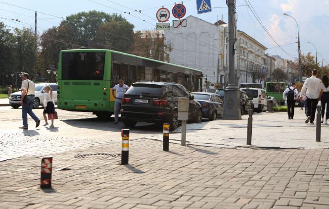 Новини Вінниці - фото з Платні парковки можуть з’явитися у Вінниці. Де саме та скільки буде коштувати година і доба?