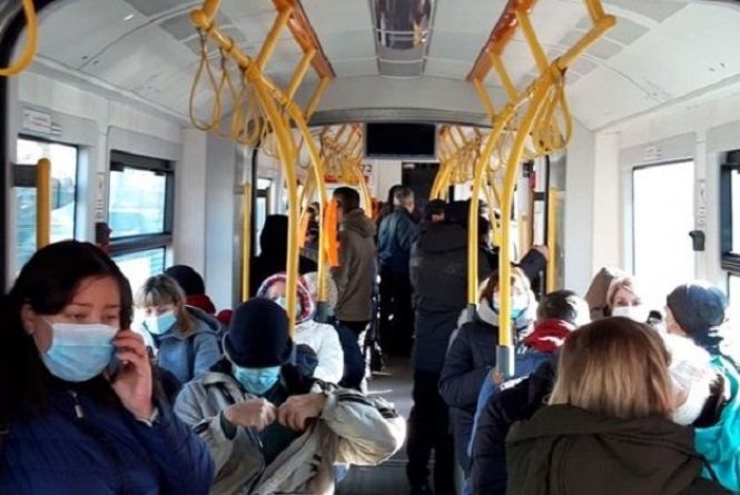 Вінничанин просить посилити карантин у громадському транспорті. ПЕТИЦІЯ