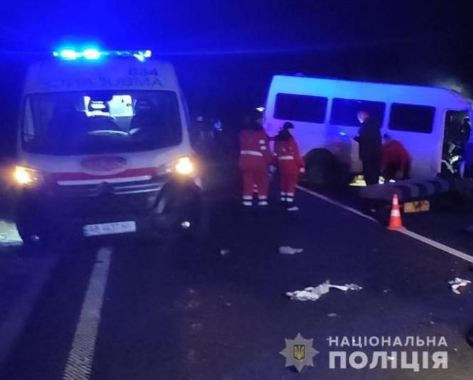 Новини Вінниці - фото з Смертельний обгін. У Тульчинському районі мікроавтобус зіткнувся з «КАМАЗом»