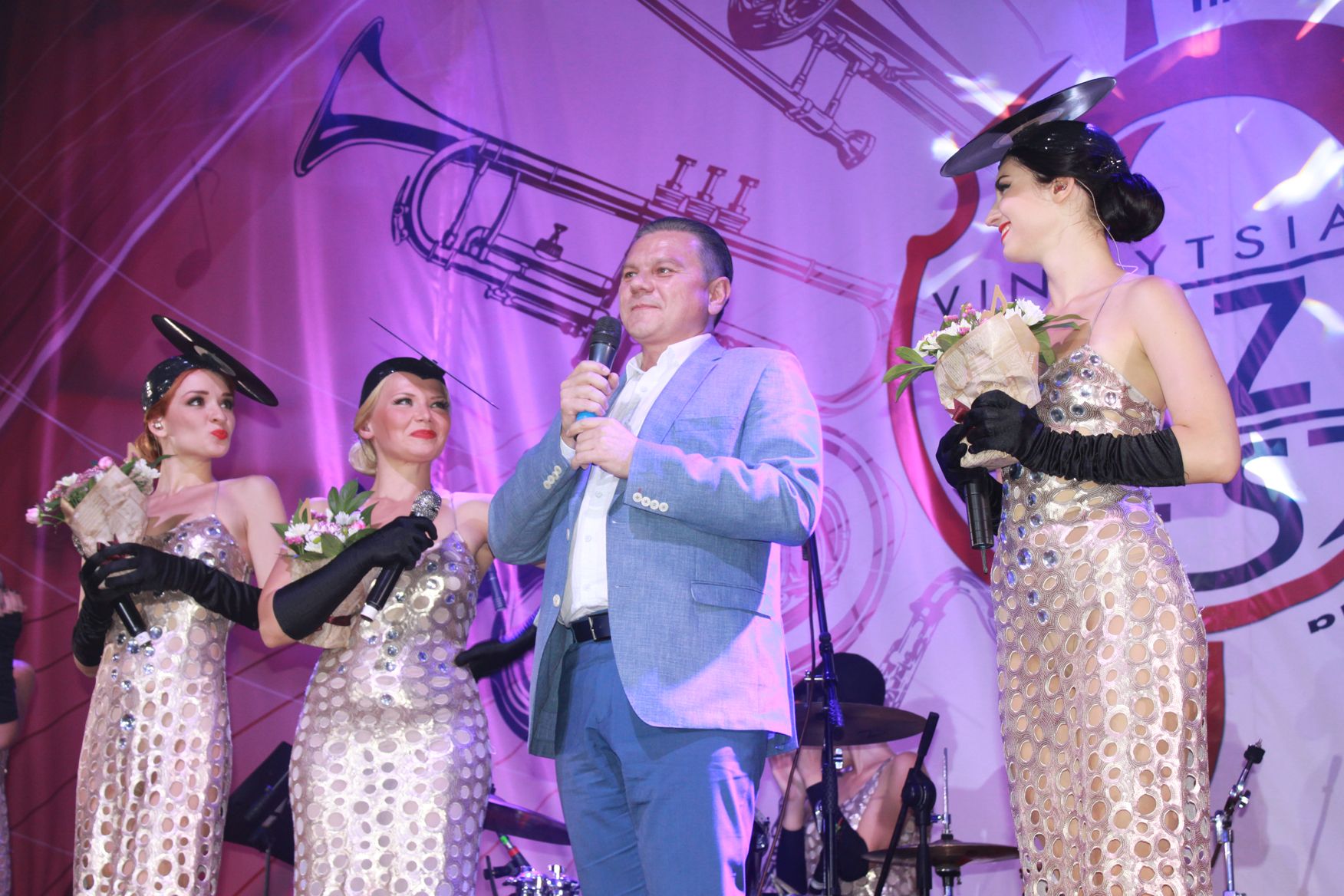 Новини Вінниці - фото з «У Вінницькій мерії тепер теж є джаз!» Відкрилася виставка кращих митей VINNYTSIA JAZZFEST