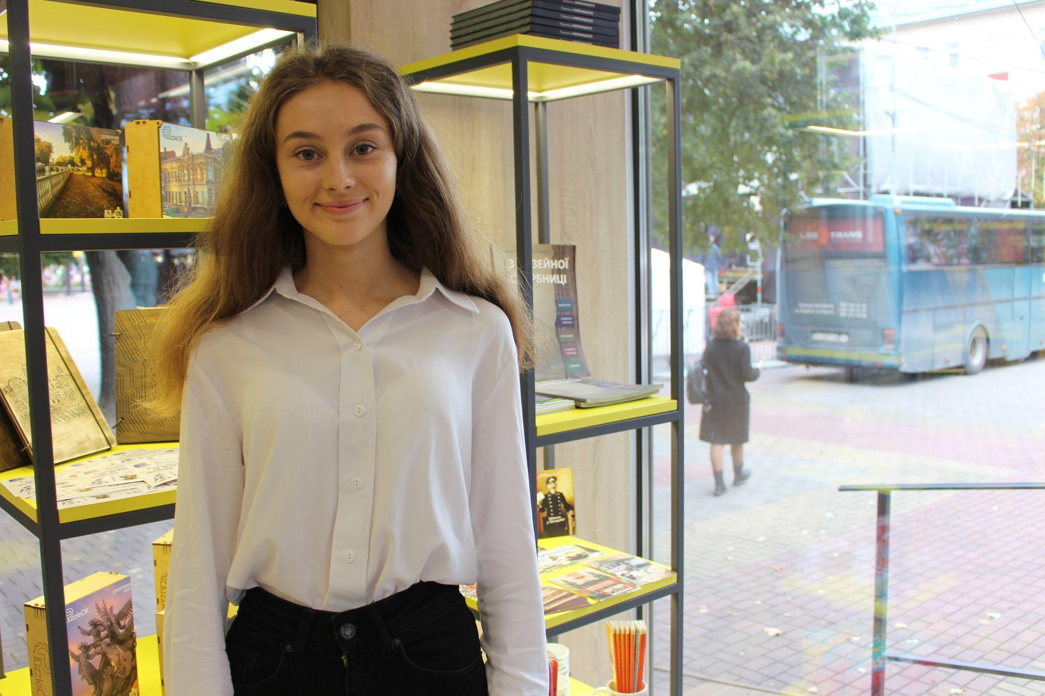 Новини Хмельницького - фото з У Хмельницькому відкрили туристичний інфоцентр. Як виглядає і що там продають (ФОТО+ВІДЕО)