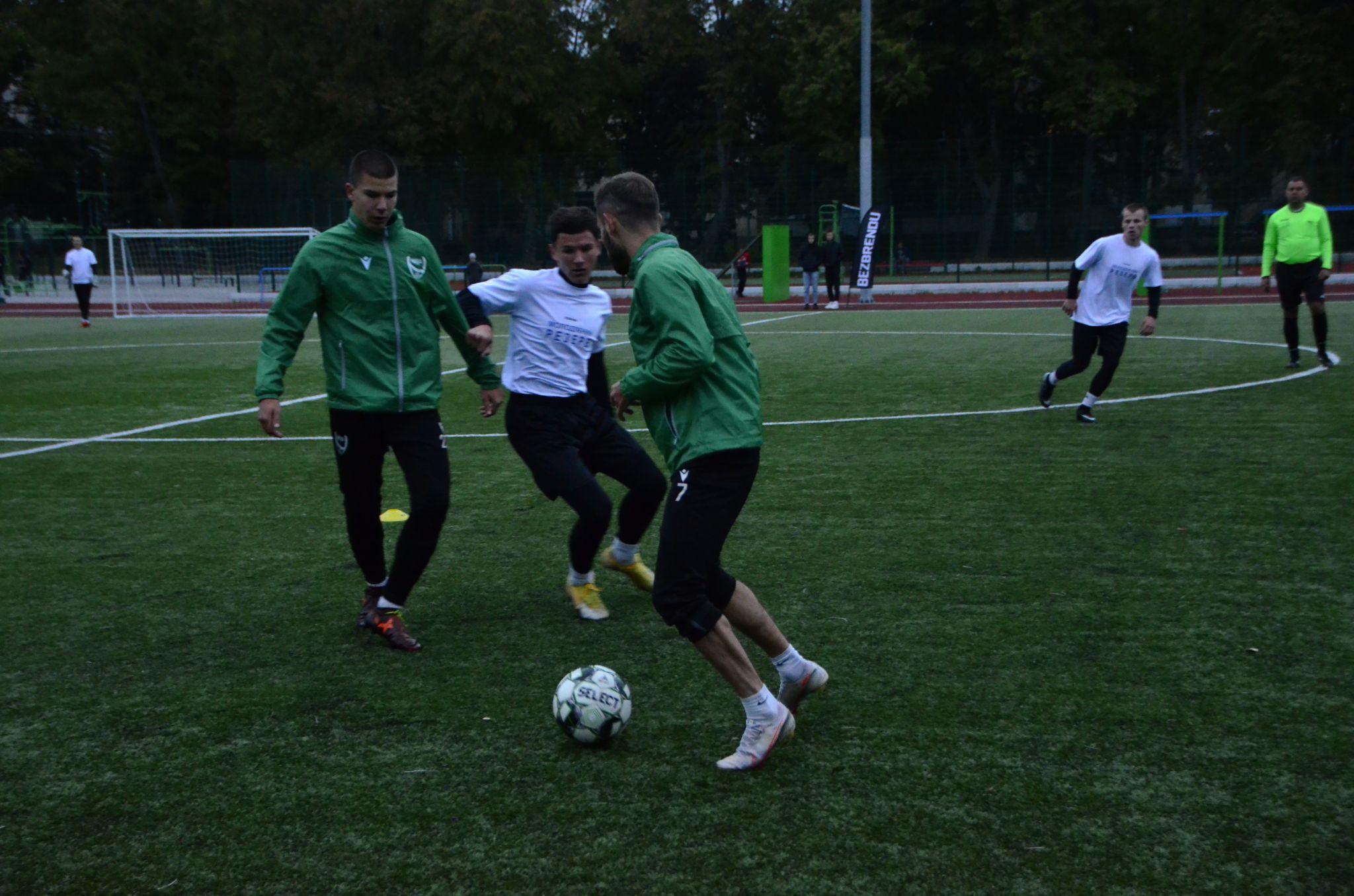 Новини Вінниці - фото з В фіналі футбольного турніру «Нива» несподівано поступилася аматорам із «Десни»