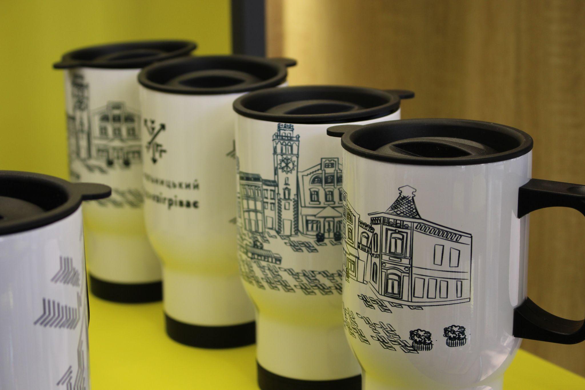 Новини Хмельницького - фото з У Хмельницькому відкрили туристичний інфоцентр. Як виглядає і що там продають (ФОТО+ВІДЕО)