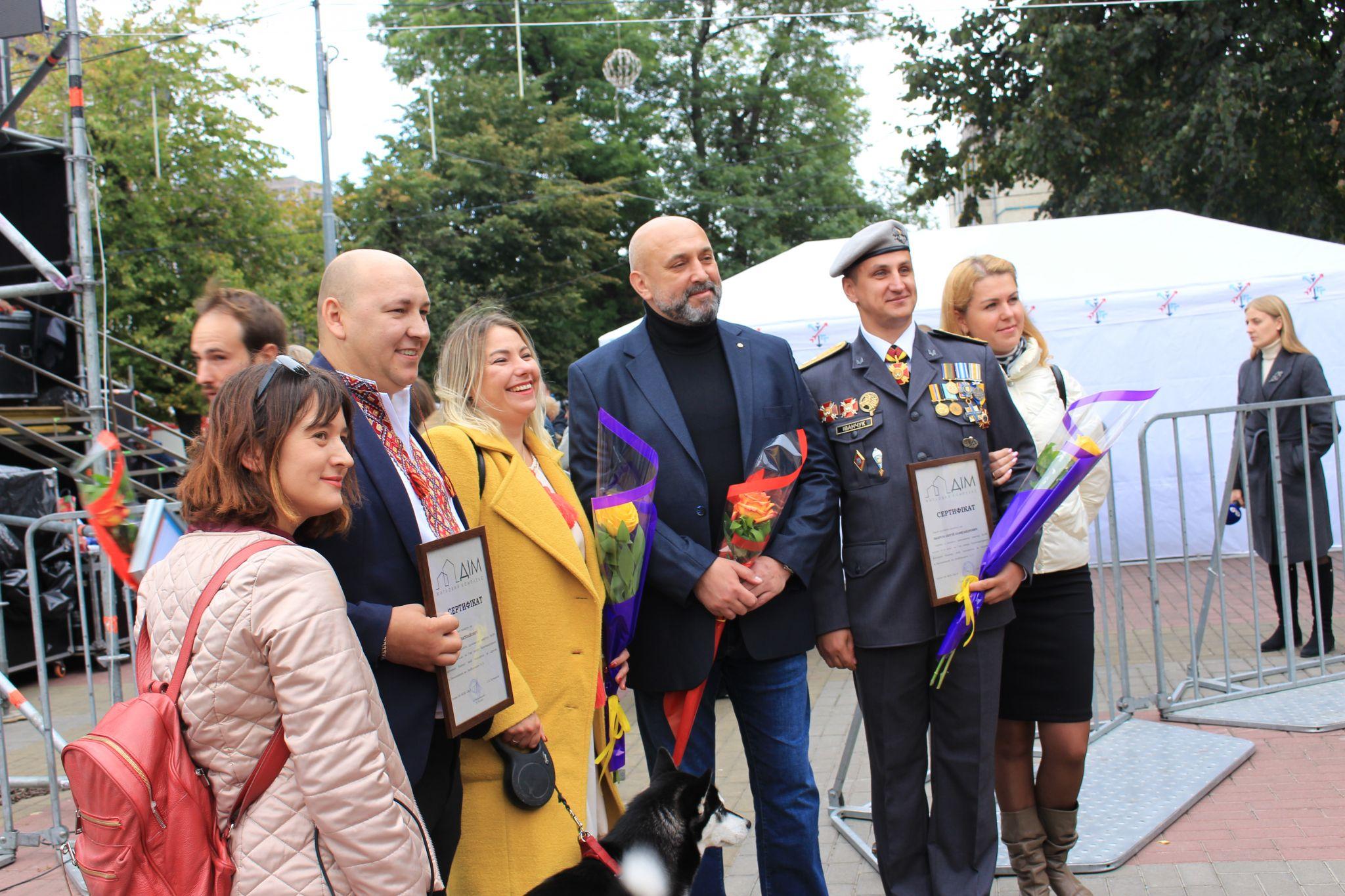 Новини Хмельницького - фото з 31 квартира та премії по 20 тисяч: хто отримав нагороди на День Міста (ФОТО)