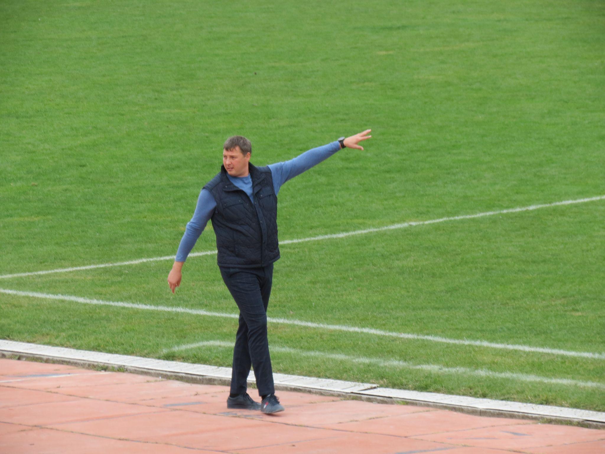 Новини Вінниці - фото з «Нива» у меншості програла «Карпатам», незважаючи на диво-гол Артура Загорулька