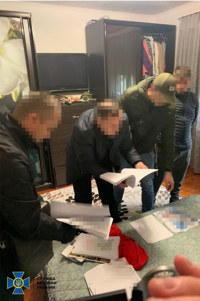 Новини Вінниці - фото з СБУ викрила аферистів, які продавали підроблені міжнародні сертифікати