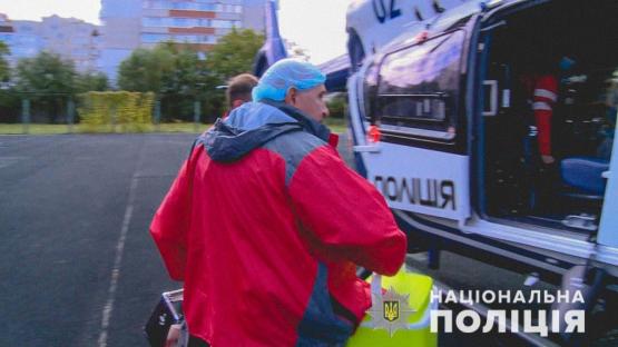 Новини Вінниці - фото з «Велике серце для маленької дівчинки». Як донор з Вінниці врятував 12-річну Маргариту та ще три життя На зображенні може бути: одна або кілька осіб, люди стоять та на відкритому повітрі