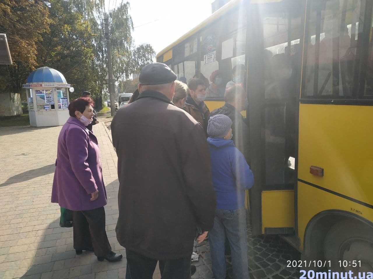 Новини Тернополя - фото з Готівку, як брали, так і беруть. А пасажирів навіть виганяють. Ми перевірили всі зміни у транспорті