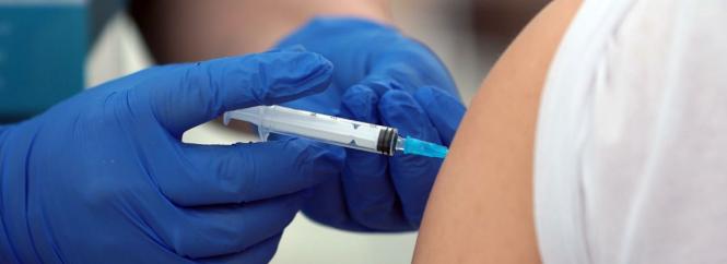 Одну школу закрили на один день. Скільки вчителів вакцинувались у Вінниці?