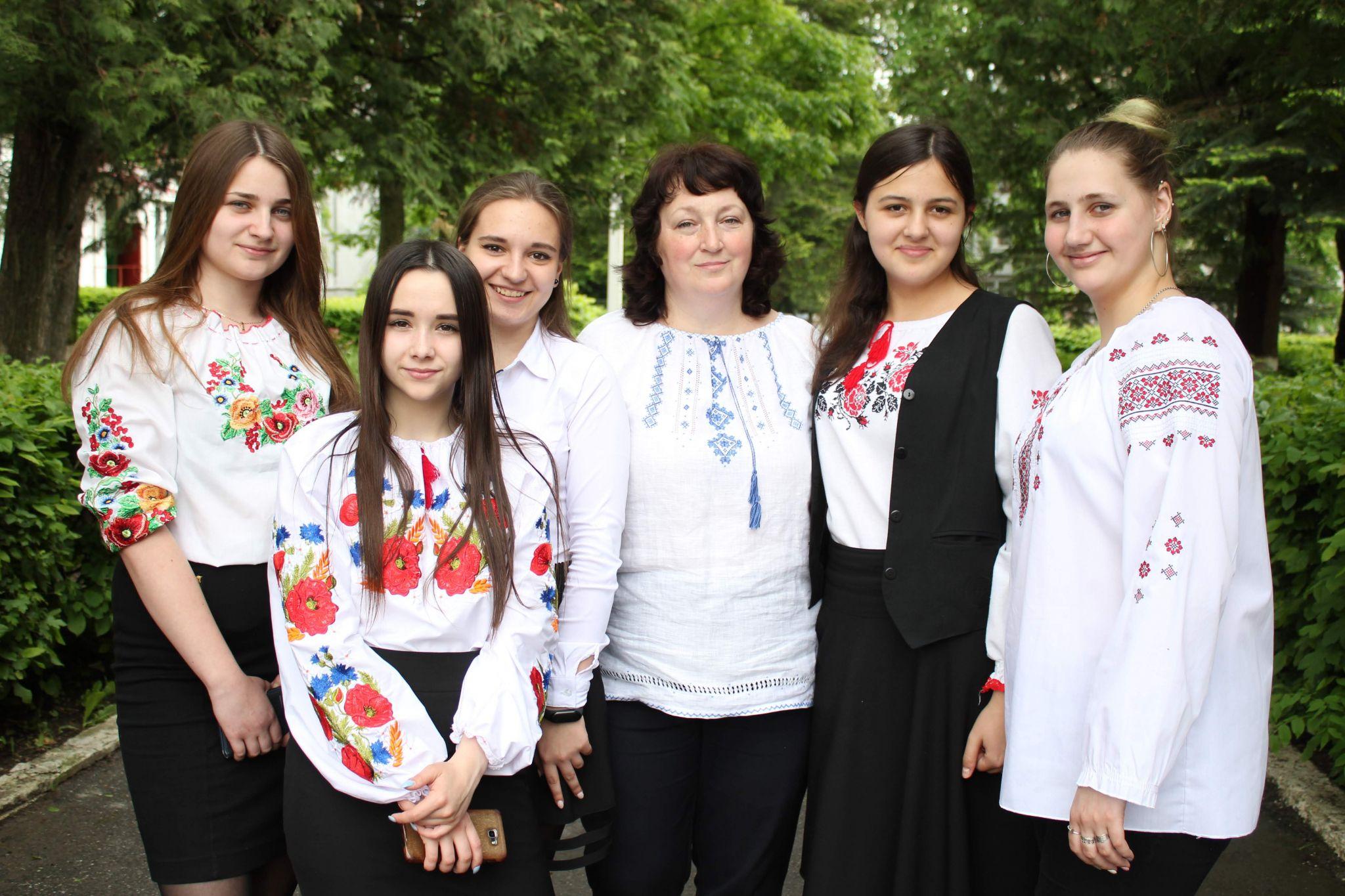 Новини Вінниці - фото з «Вчителько, ви псуєте нам життя…» Якими були учні 25 років тому і які нині, спитали у двох педагогів