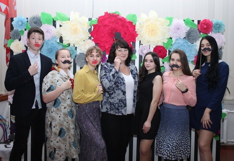 Новини Вінниці - фото з «Вчителько, ви псуєте нам життя…» Якими були учні 25 років тому і які нині, спитали у двох педагогів