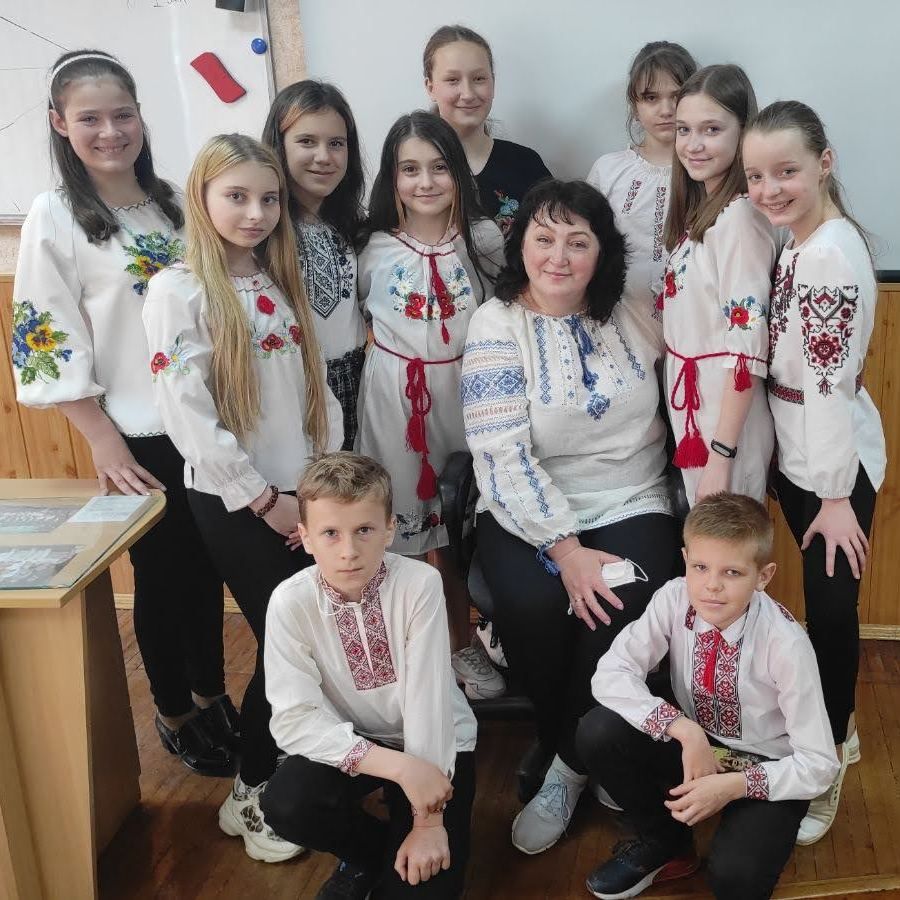 Новини Вінниці - фото з «Вчителько, ви псуєте нам життя…» Якими були учні 25 років тому і які нині, спитали у двох педагогів