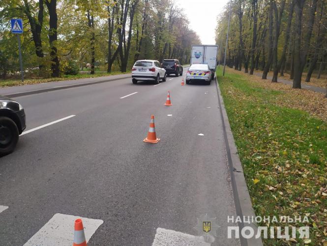 Новини Вінниці - фото з На «зебрі» по Пирогова Mercedes збив чоловіка. Потерпілий у лікарні