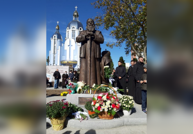 Новини Вінниці - фото з У Вінниці урочисто відкрили пам'ятник Блаженнішому Патріарху Любомиру Гузару