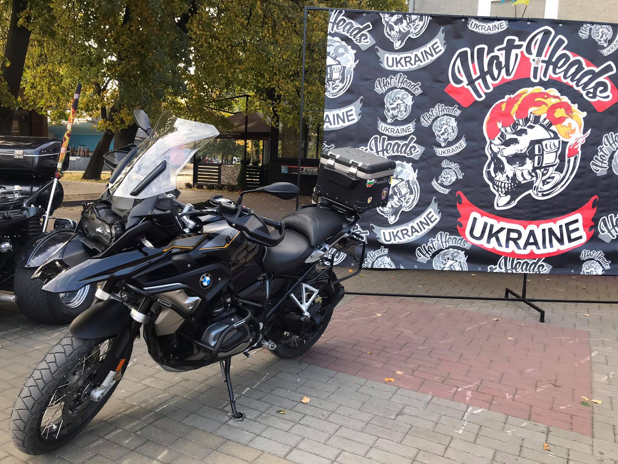 Новини Хмельницького - фото з Слухали рок і катали перехожих. Репортаж з байкерської тусовки в центрі Хмельницького Нет описания.