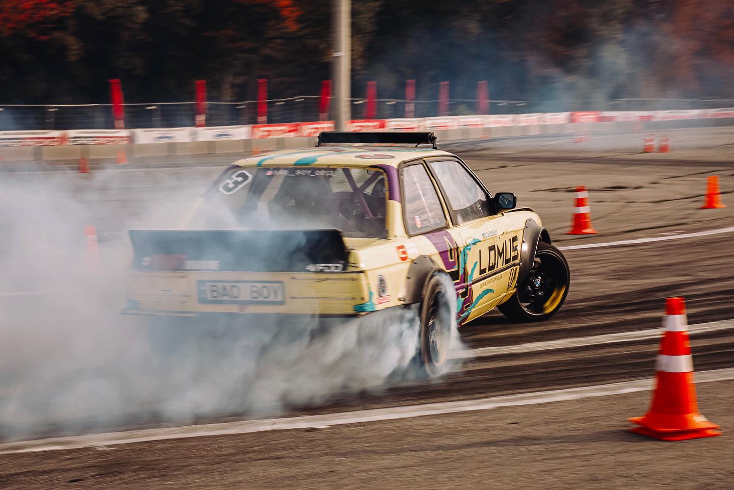 Новини Хмельницького - фото з Дивіться на фото, як пройшли змагання з дріфтингу в Хмельницькому Возможно, это изображение (автомобиль и дорога)