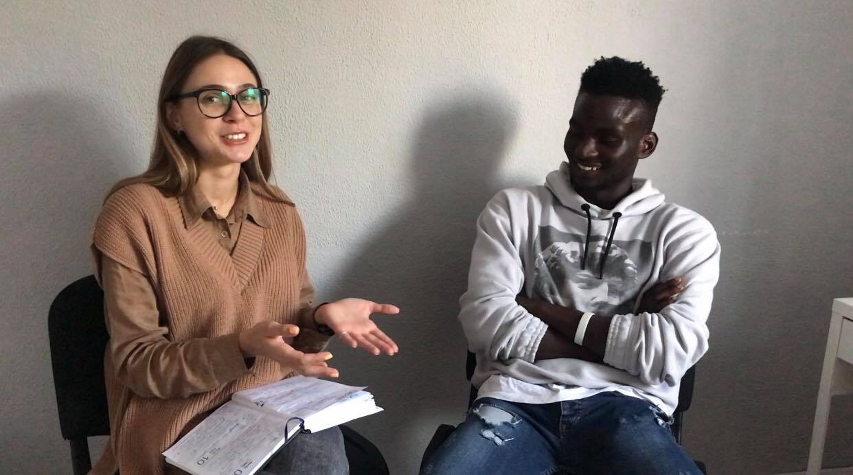 Новини Хмельницького - фото з Приїхав із Зімбабве навчатися в ХНУ. Інтерв’ю із африканцем, який живе в Хмельницькому Нет описания.