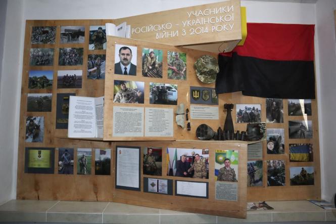 Новини Хмельницького - фото з На фасаді хмельницького ліцею відкрили пам’ятні дошки на честь Героїв