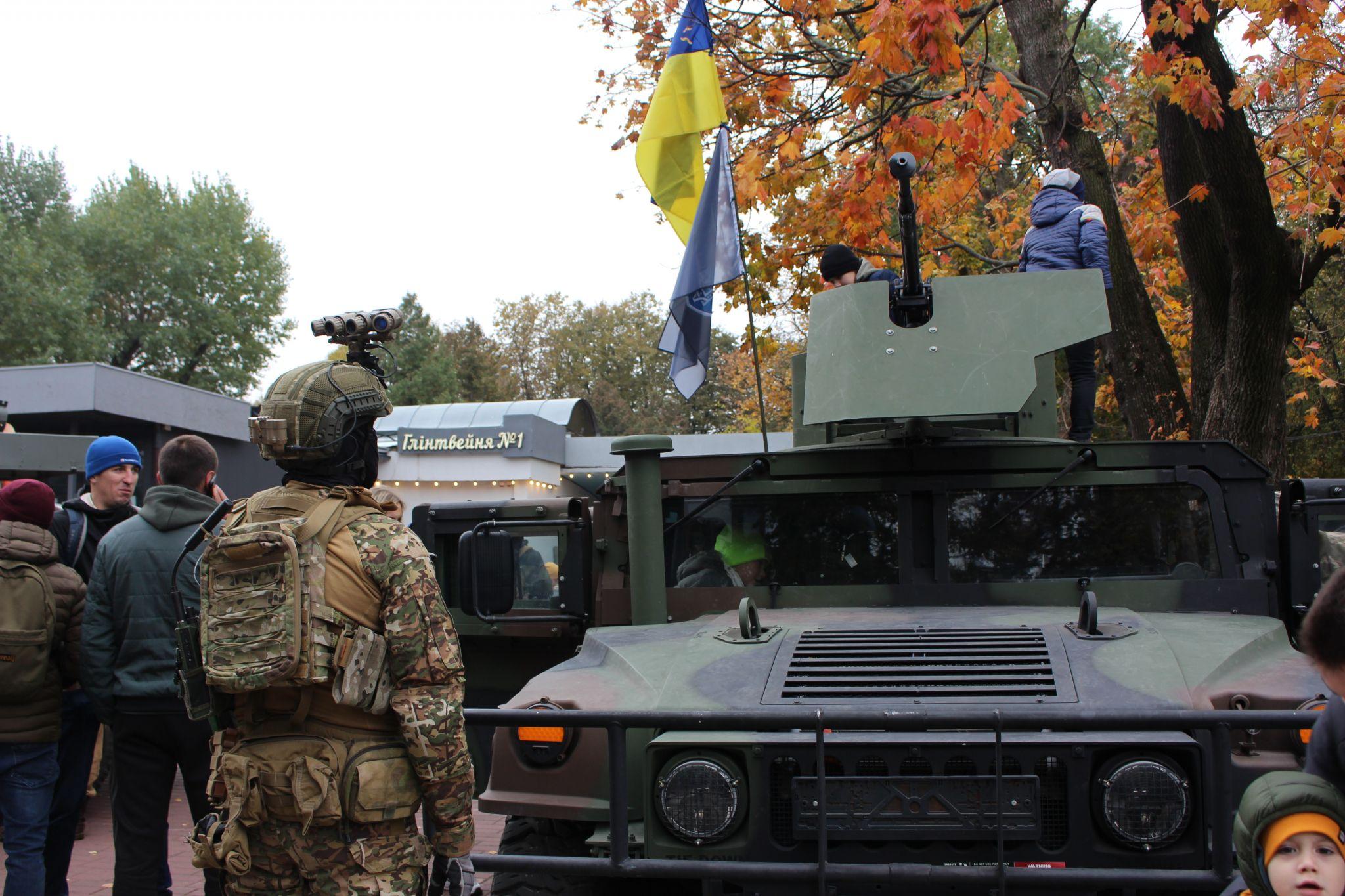 Новини Хмельницького - фото з Репортаж з військового свята в центрі Хмельницького (ФОТО, ВІДЕО)